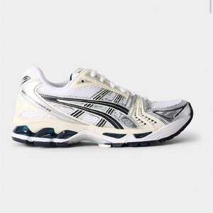 Asics Cream and Silver Athletic Sneakers - gel Kayano